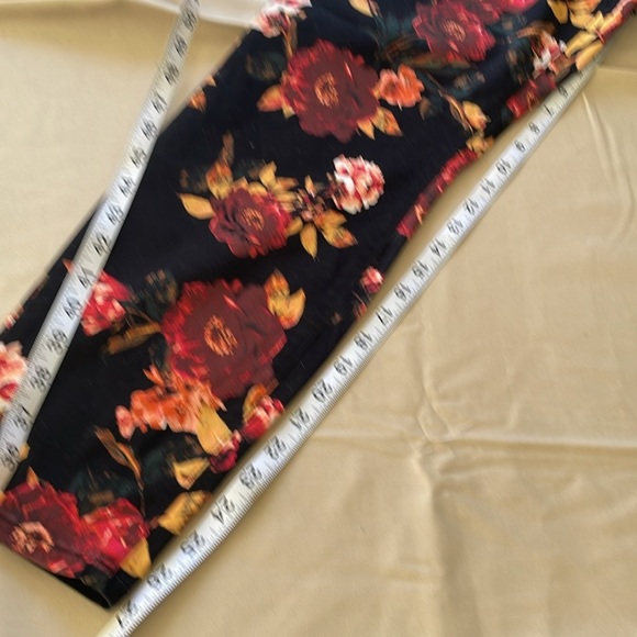 Floral Print Leggings - Picture 6 of 7